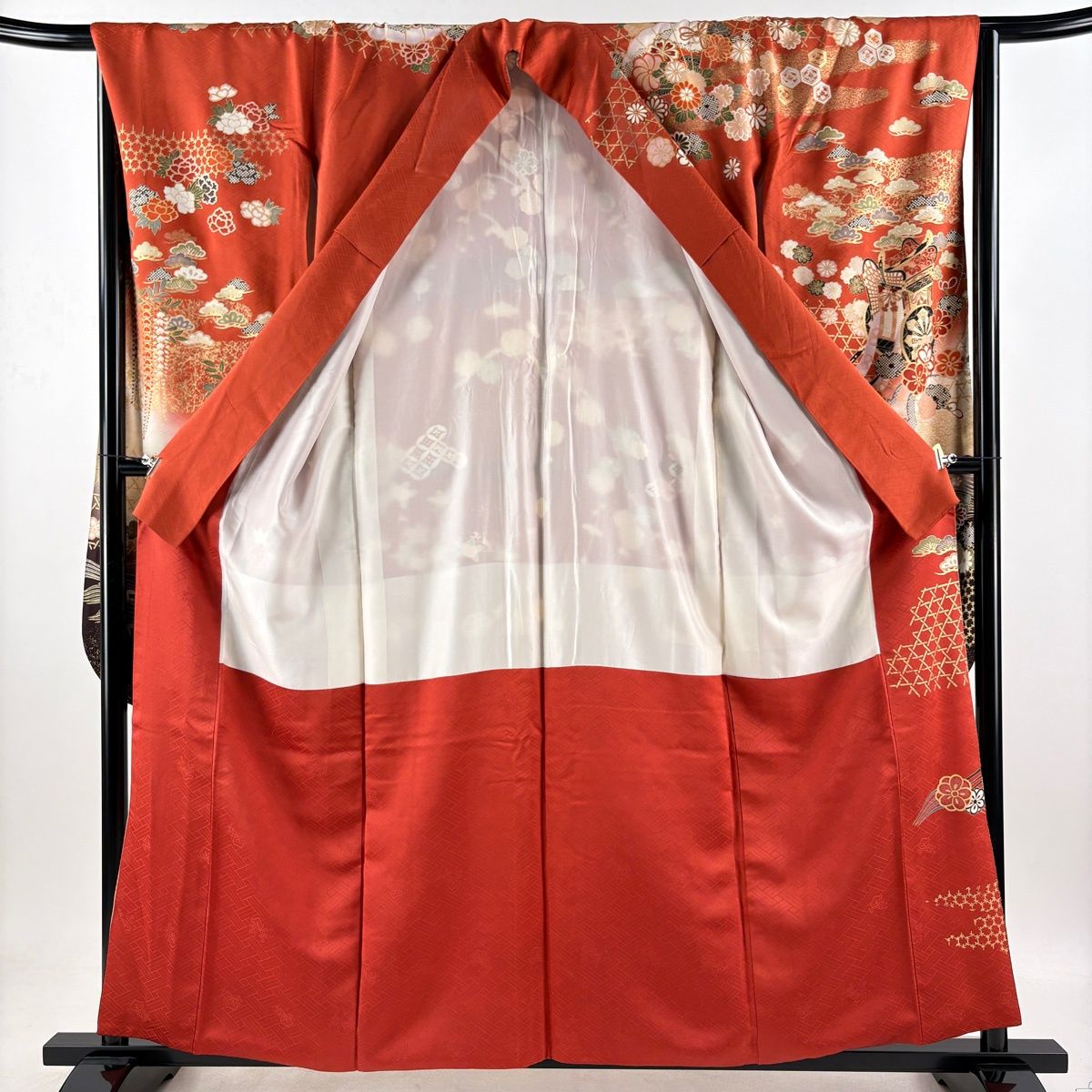 振袖 身丈168.5cm 裄丈67.5cm L 七宝 金糸金通し 朱色正絹名品 振袖 身丈157cm 裄丈66.5cm M 袷 御所車 草花 金糸 金彩 朱色 正絹 秀