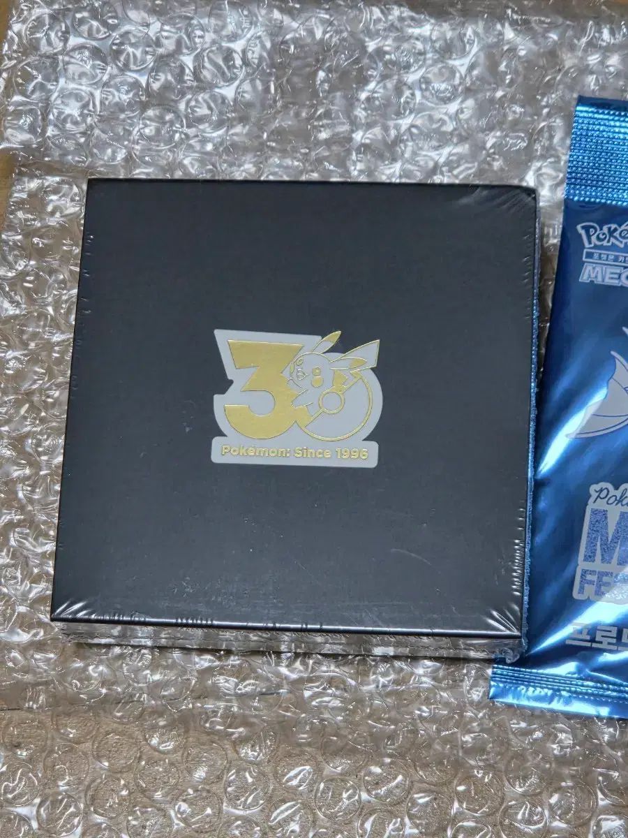 ポケットモンスター 30周年 記念 ロゴ バッジ 7月 未開封 新品