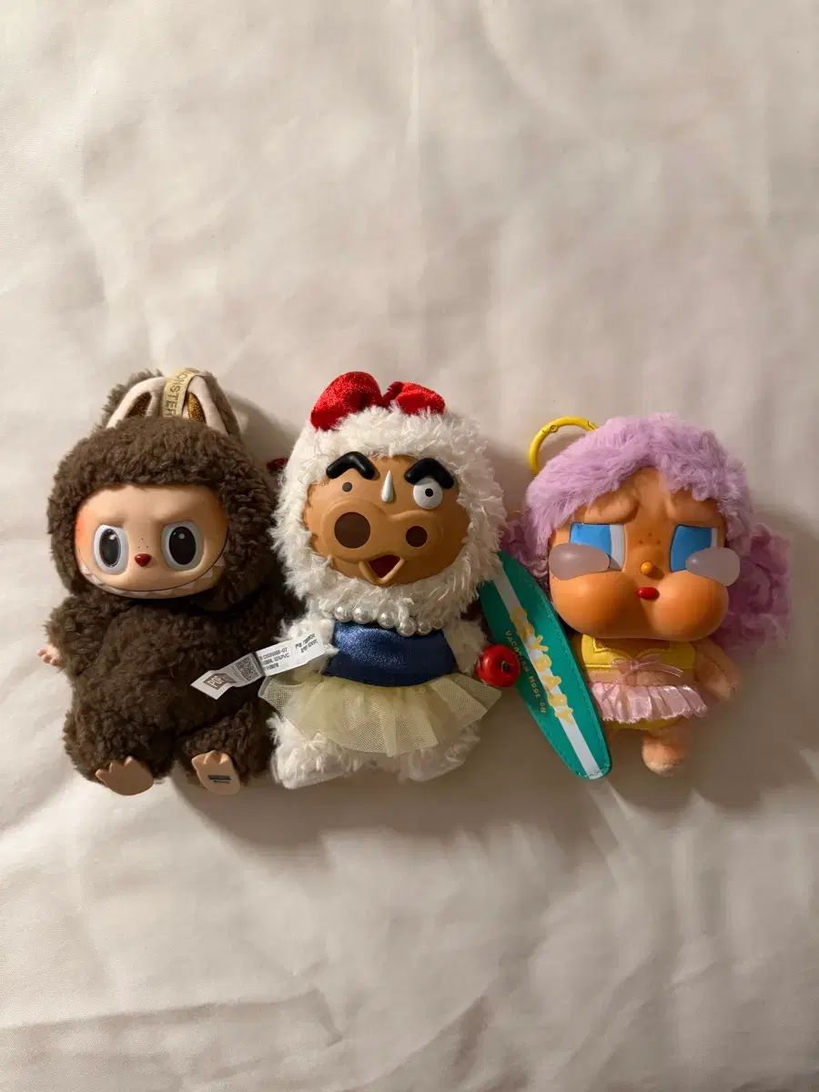 Labubu クライベイビー クレヨンしんちゃん キーホルダー ぬいぐるみ 3種 セット まとめ 出品