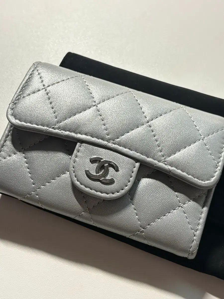 シャネル シルバー カードウォレット