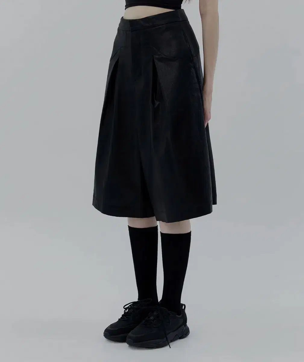 TREEMINGBIRD バミューダパンツ Curve Line Half Pants