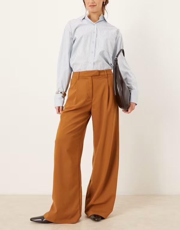エイソス レディース ボトムス カジュアルパンツ ワイドレッグ ローライズ ASOS DESIGN tailored low rise wide leg pants in dark camel Dar