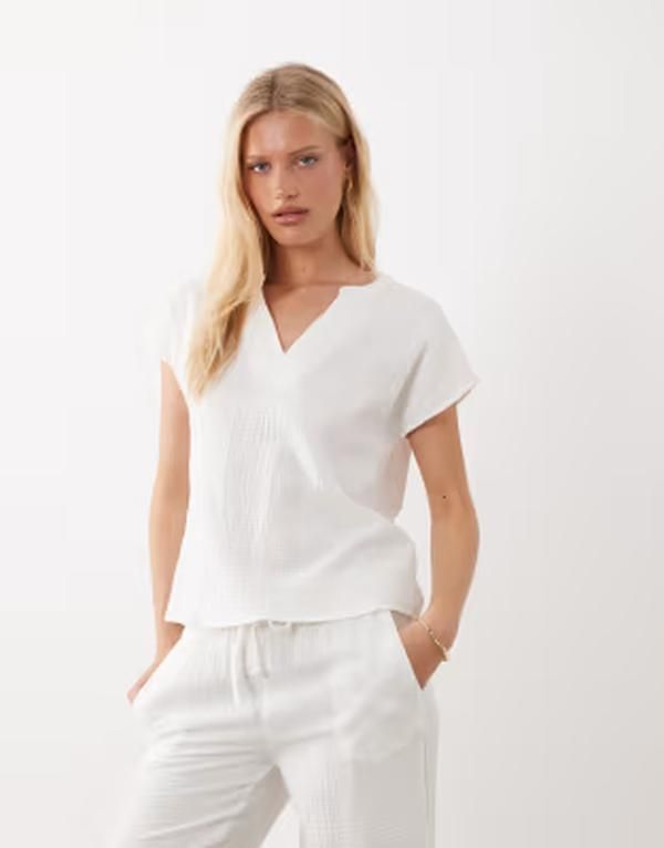 ジェイディーワイ レディース トップス シャツ JDY split neck short sleeve cheesecloth topart of a set CLOUDANCER ホワイト