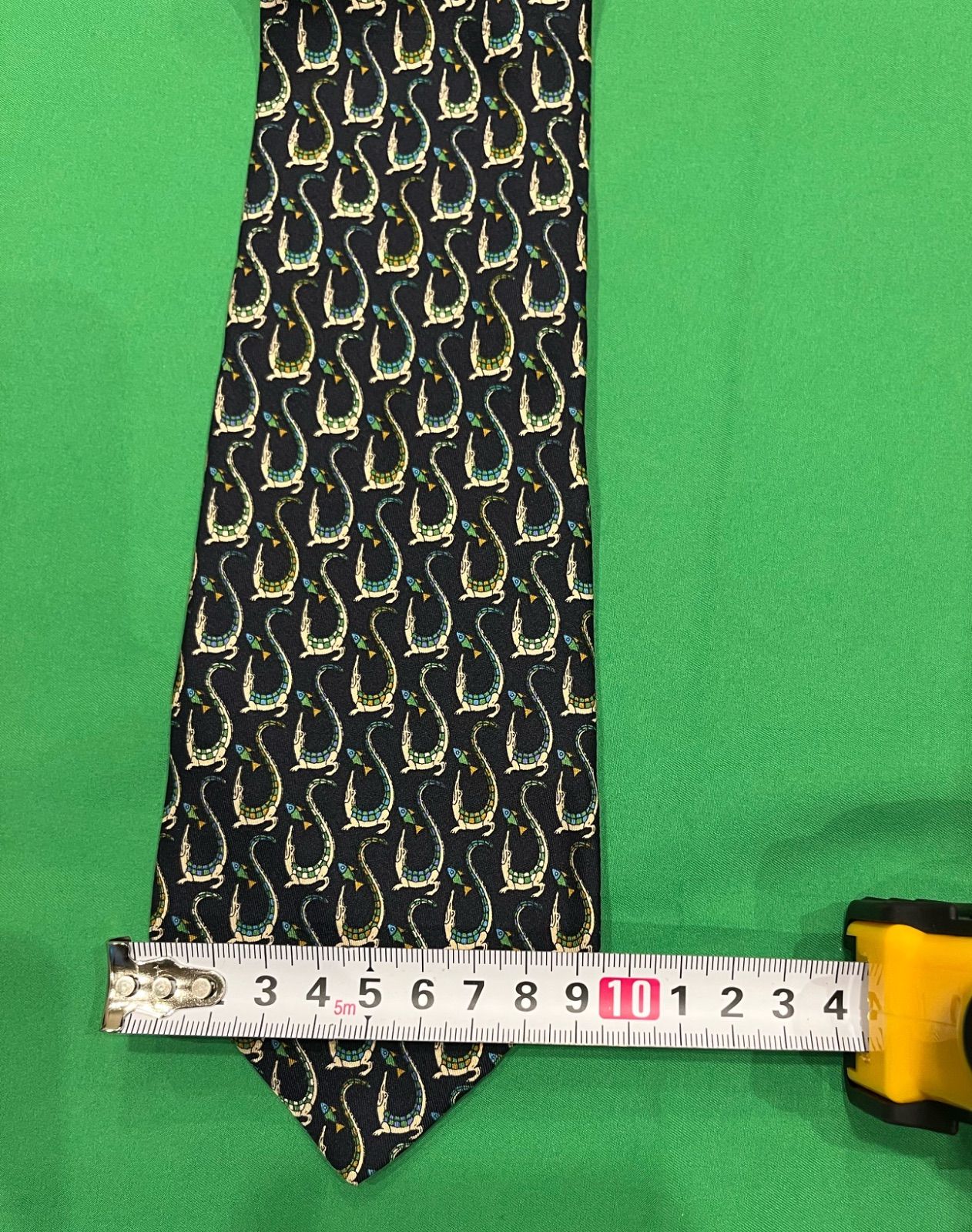 美品】サルヴァトーレ フェラガモ ネクタイ シルク100% ワニ柄