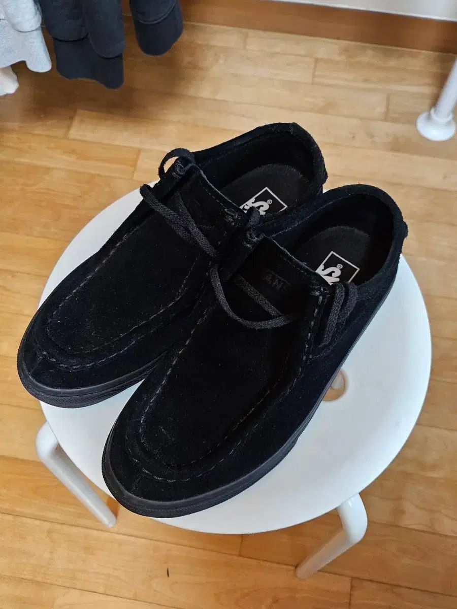 VANS ヴァンズ カーバー ロウ (ブラック) / 265 サイズ 7,400円