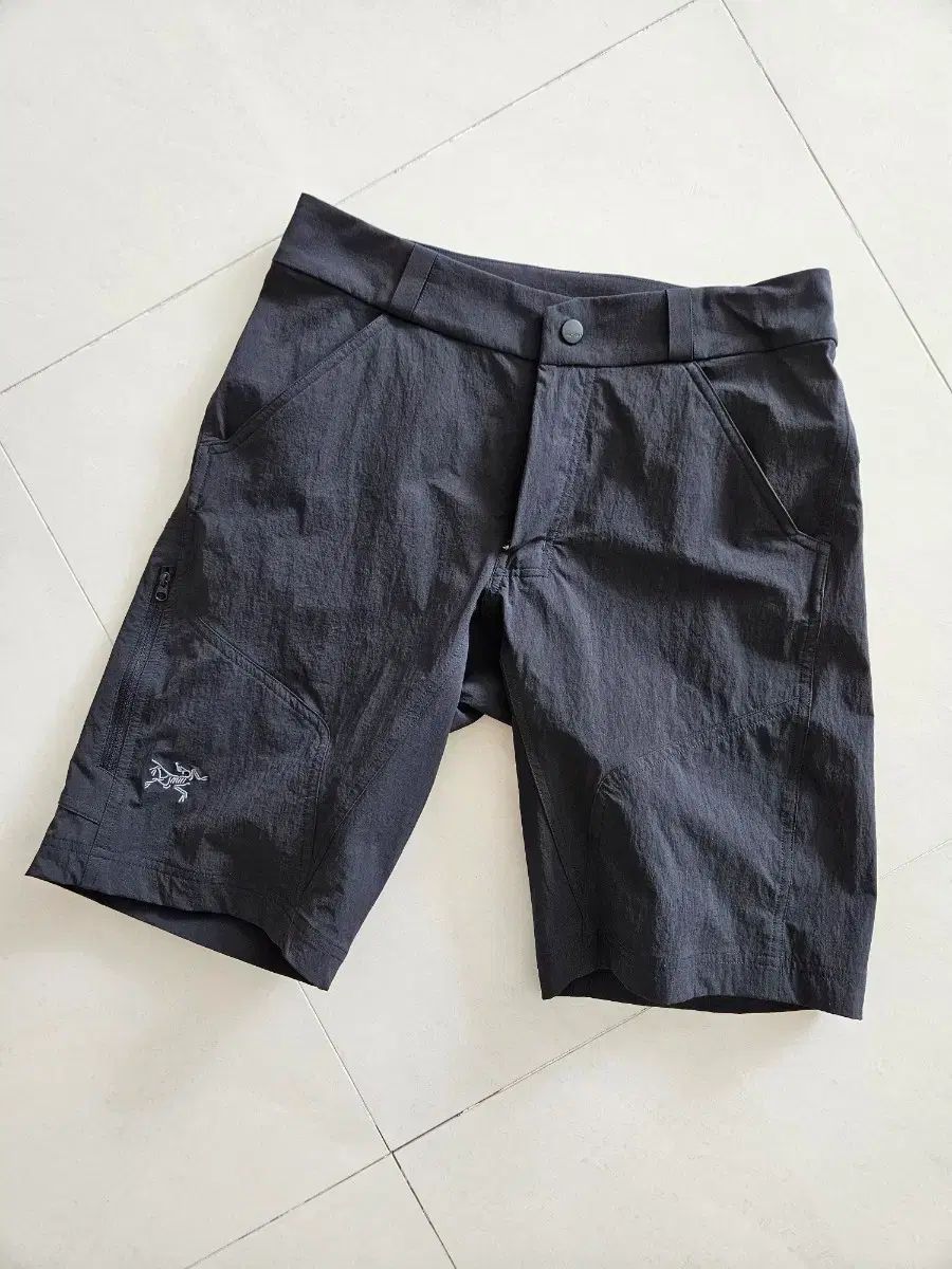 ARC'TERYX アークテリクス クローニン ショーツ