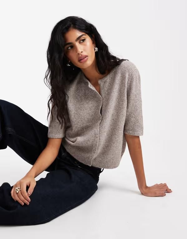 ヴェロモーダ レディース アウター カーディガン ニット Vero Moda round necknit short sleeve cardigan in moonrock Moon rock 13,634円