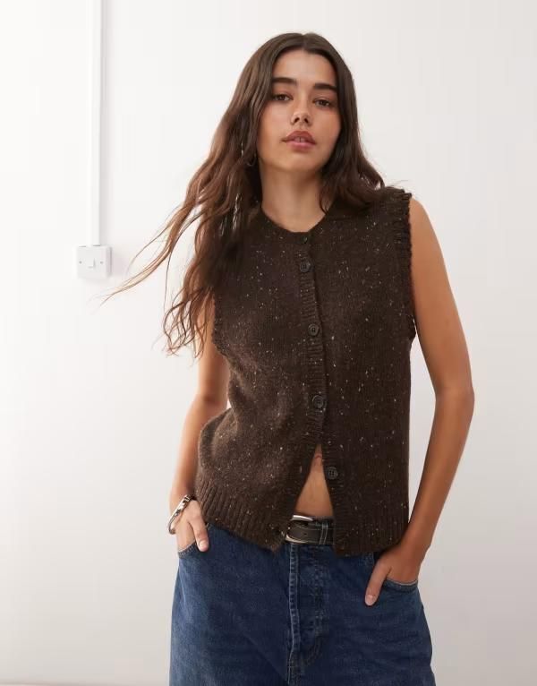 ウィークデイ レディース トップス ベスト Vネック ニット Weekday knit tank top with high v neck melange Brown melange ブラウン