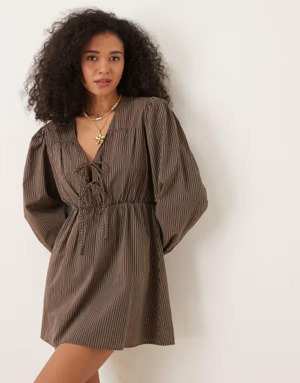 グラマラス レディース トップス ワンピース Glamorous shirred smock dress stripe Brown Stripe ブラウン