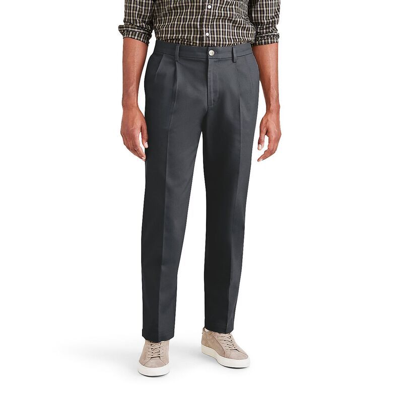 ドッカーズ メンズ ボトムス カジュアルパンツ プリーツ Mens Dockersignature Iron Free Stain Defender ClassicFit Khaki Pleated