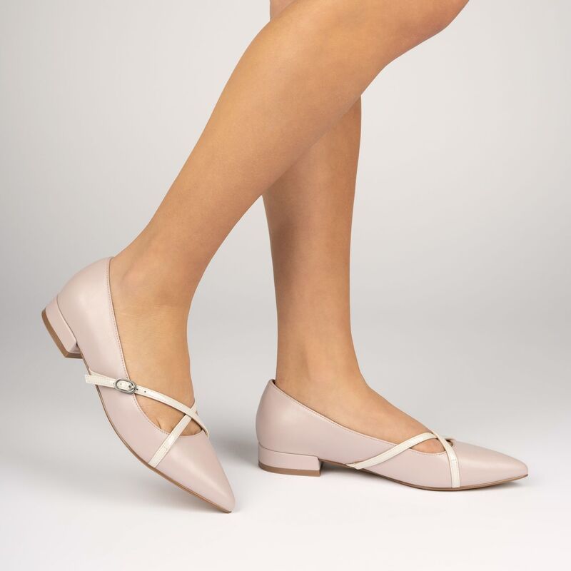 ジャーニー レディース シューズ サンダル ヒール Journee Camby Pointed Toe Covered Block Heel Womens Dress Flats Patent Bla