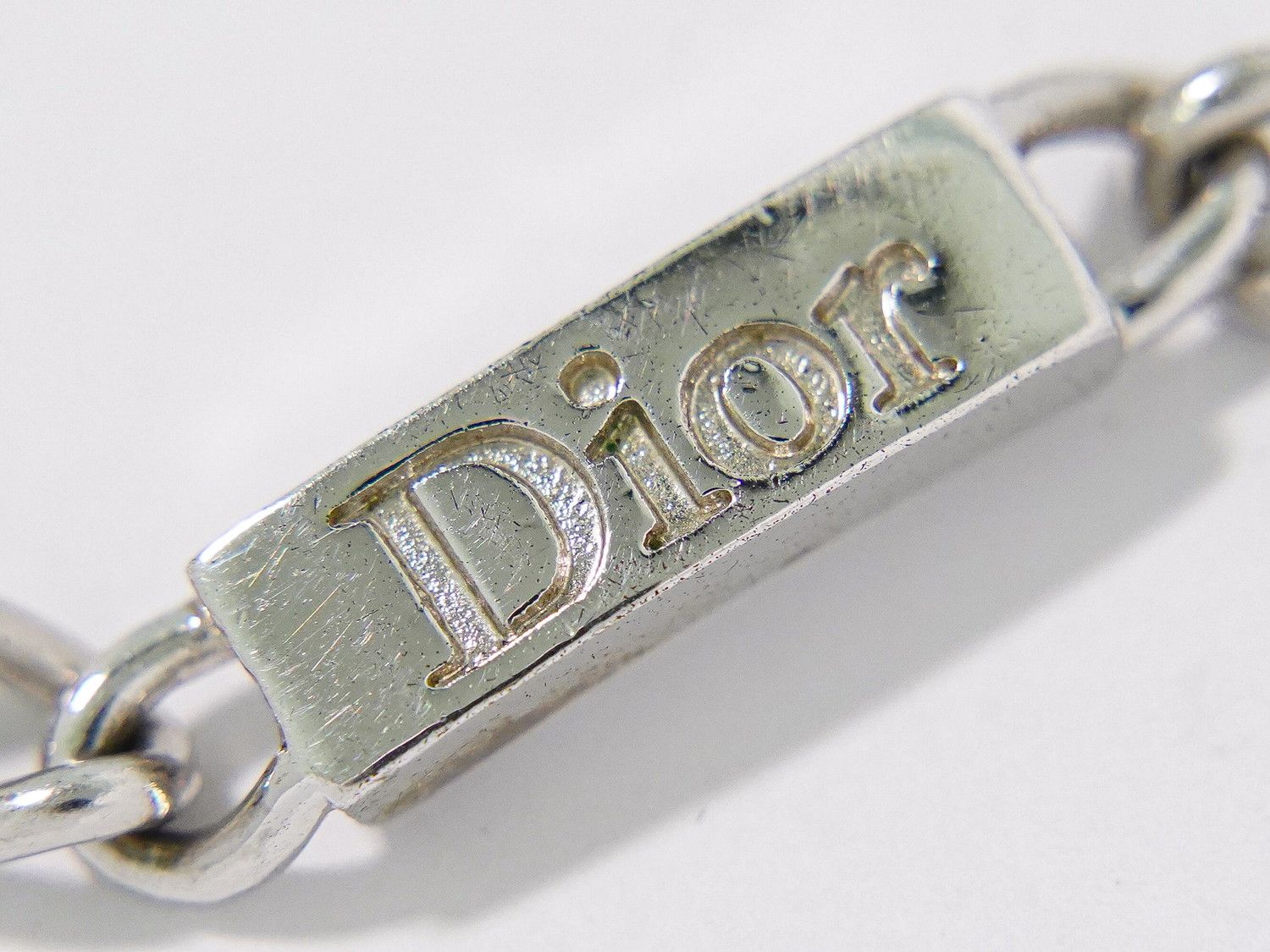 本物 ディオール Dior ロゴプレート メタル ブレスレット バングル