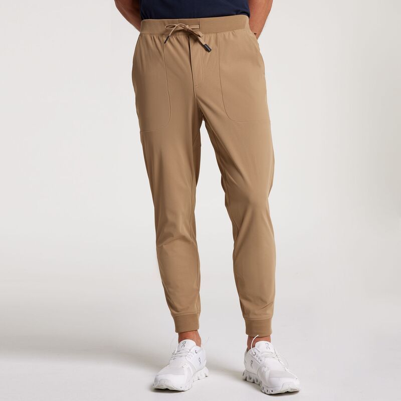 ヴァースト メンズ ボトムス カジュアルパンツ スリムフィット VRST Mens Limitless Performance Slim Fit Jogger Warm Stone ストーン