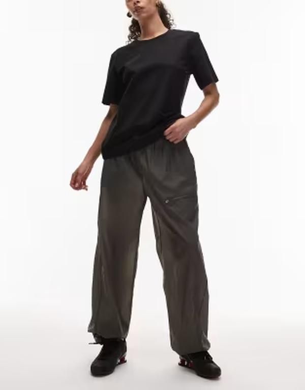 アルケット レディース ボトムス カジュアルパンツ ARKET utility parachute pants in dark GRAY グレー