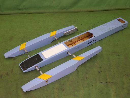 【中古】ラジコンボート アウトリガー艇 船体のみ