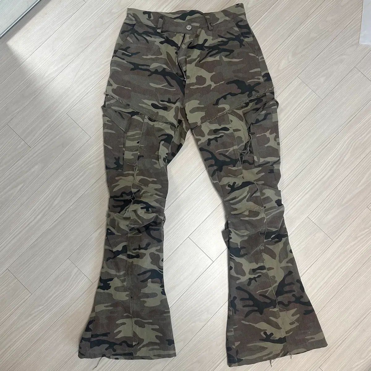 エイオップ AOP フレア カモ カーゴ パンツ 1