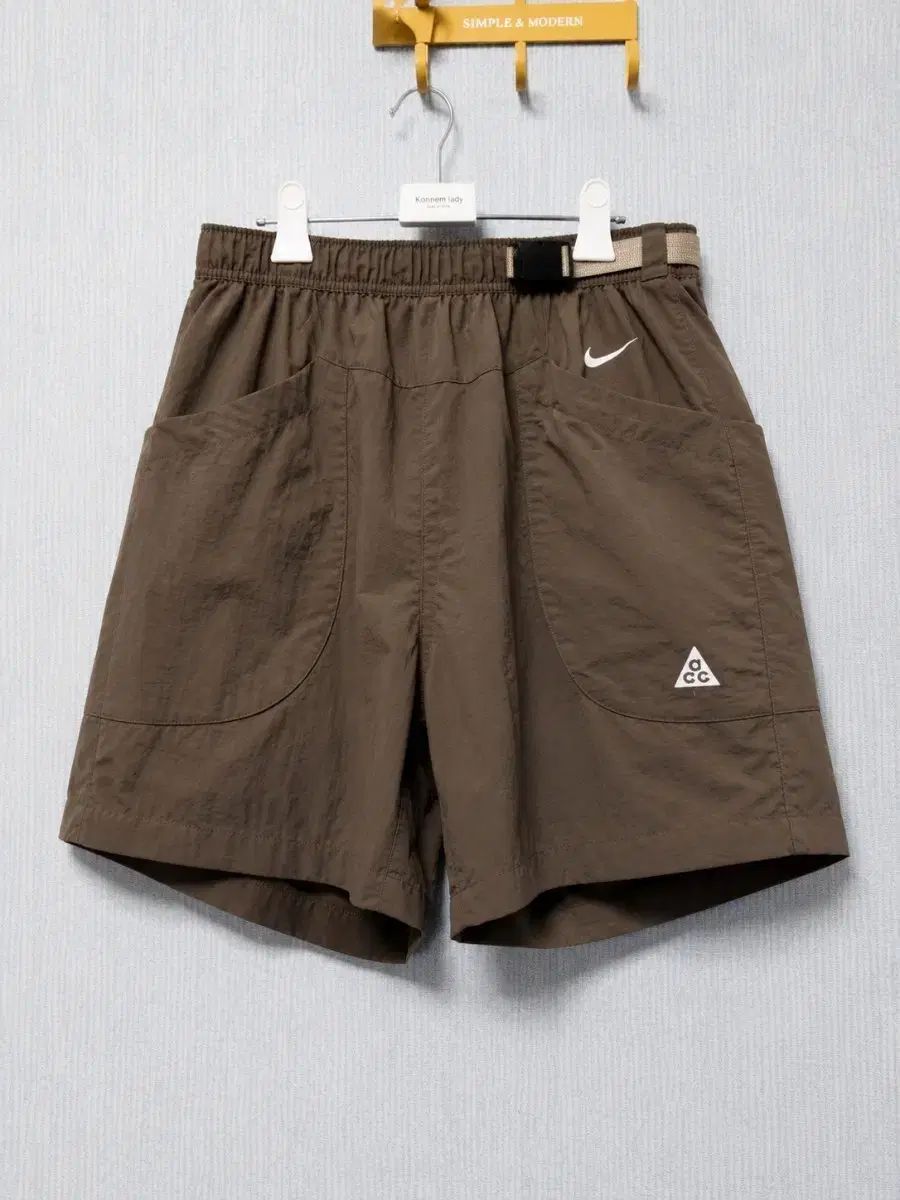 NIKE ACG カーゴ ハーフパンツ ブラウン