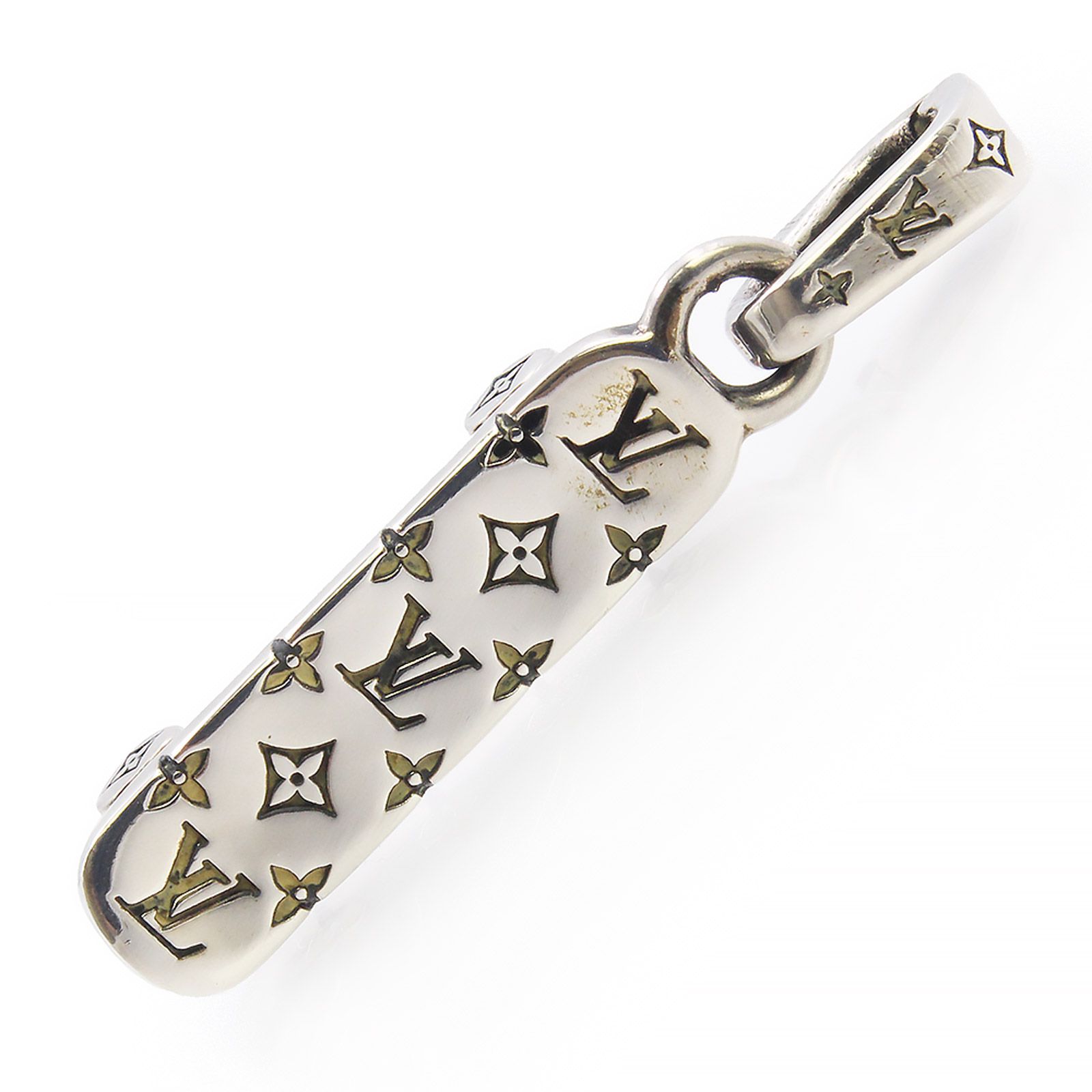 ルイ ヴィトン M03089 LV スケートボード モノグラム シルバー チャーム ペンダントトップ LOUIS VUITTON（美品） ルイ ヴィトン M03089 LV スケートボード モノグラム シルバー