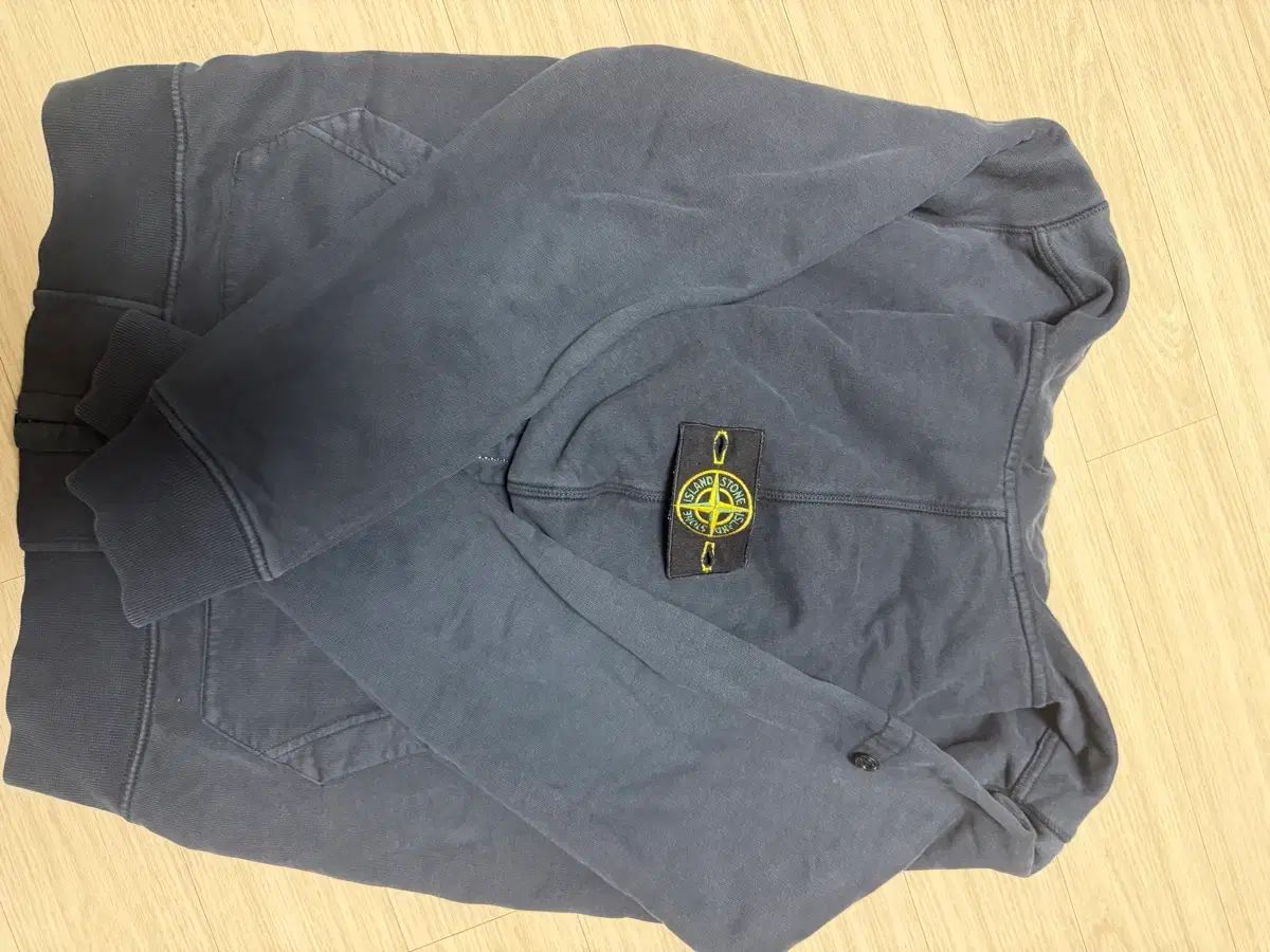 STONE ISLAND ストーンアイランド