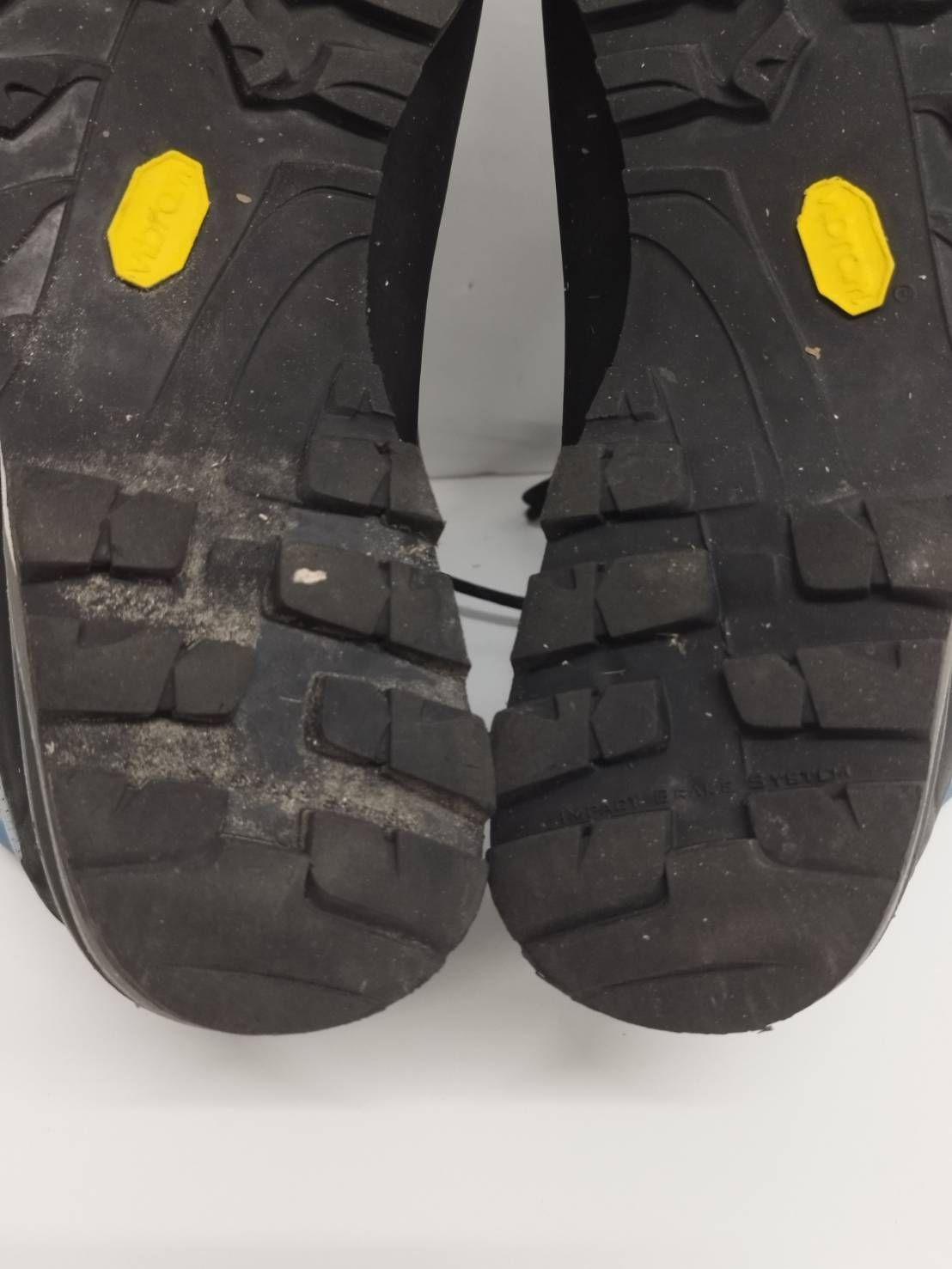 良品】LA SPORTIVA トランゴタワー GTX/登山靴/EU45/29.0～29.5cm相当 