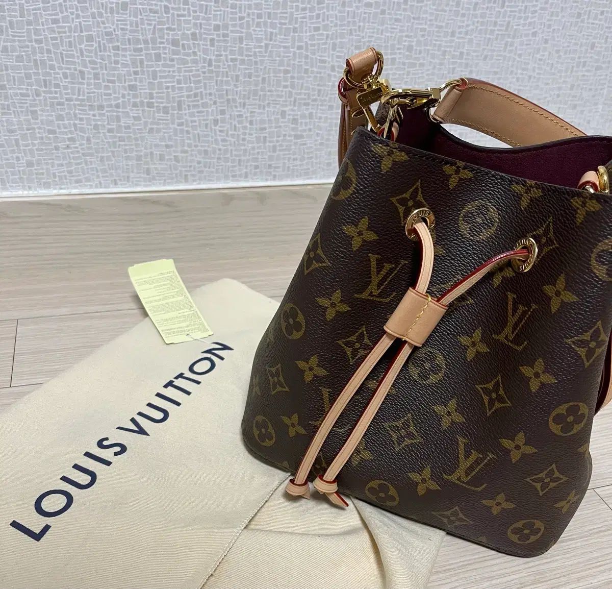 Louis Vuitton NEO NOÉ BB (ルイ・ヴィトン NEO NOÉ BB)