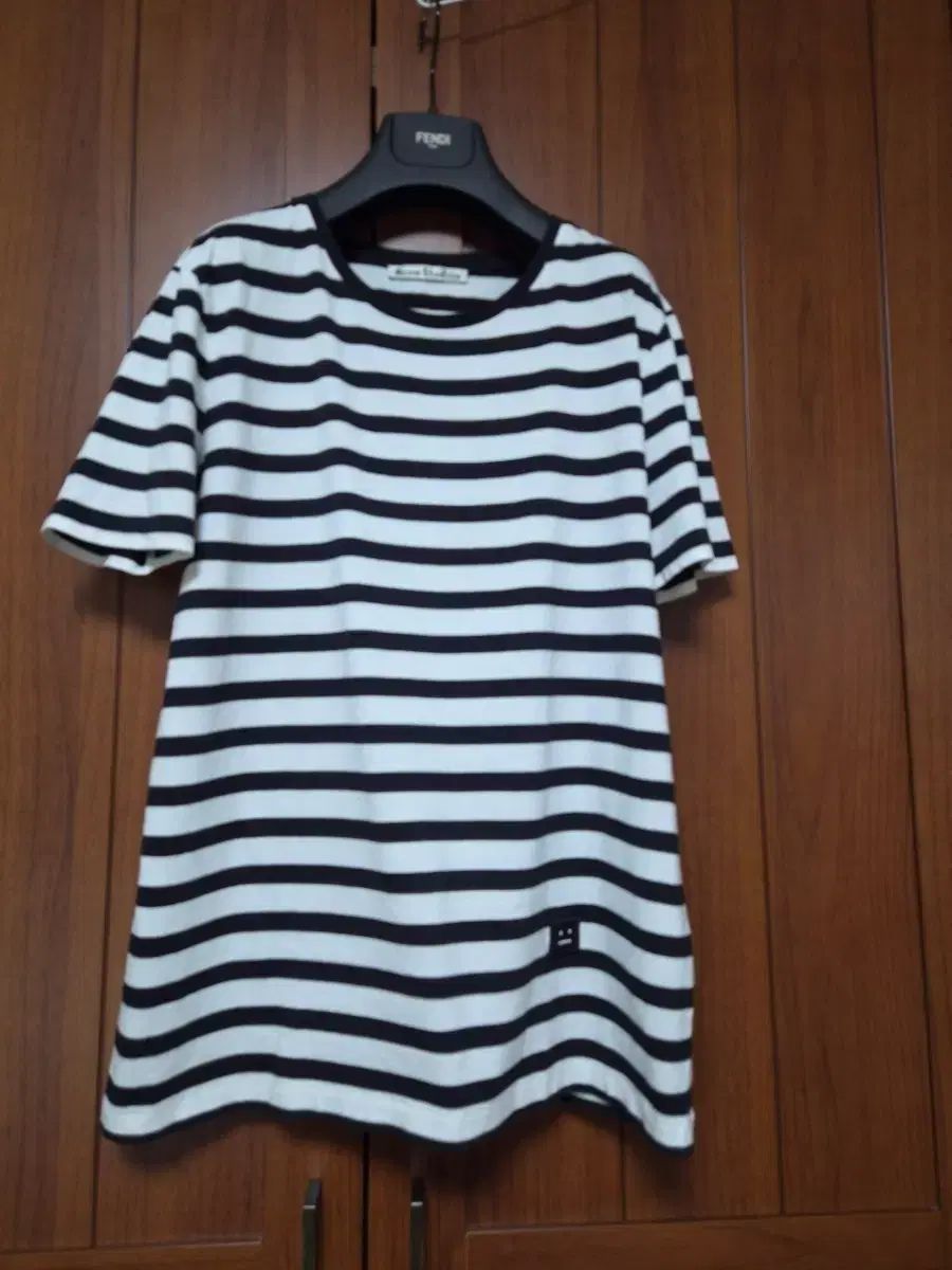 Acne Studios アクネストゥディオズ Tシャツ