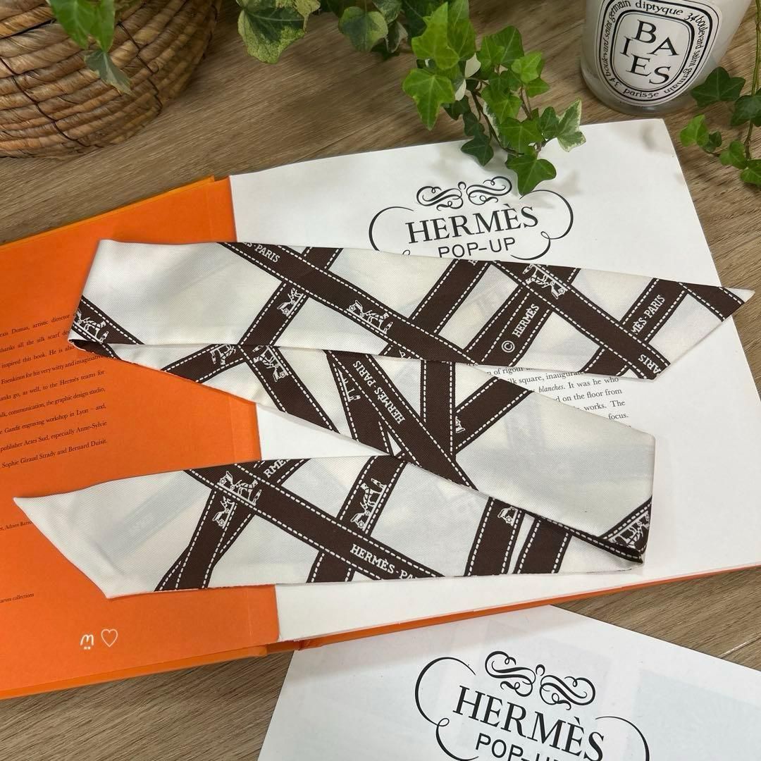HERMESエルメス ツイリー ボルデュックリボン シルクスカーフ
