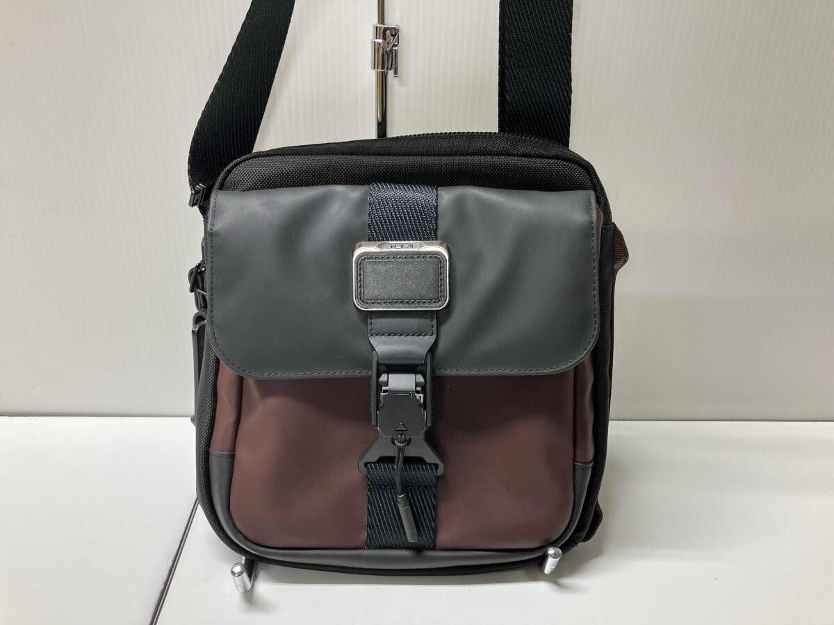TUMI トゥミ 152402 ALPHABRAVO ショルダーバッグ ブラック×ワインレッド