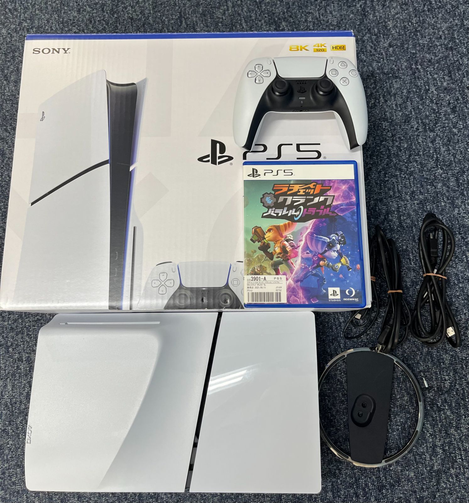 中古品　PlayStation 5 slim CFI-2000A01　おまけあり