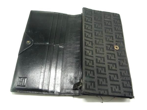 FENDI フェンディ ナイロンキャンバス ズッカ柄 二つ折り 長財布