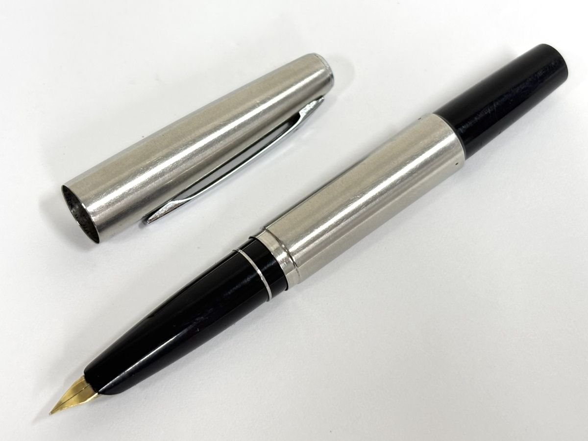 【PILOT パイロット】万年筆 ペン先14K 伸縮 シルバー ブラック 文房具 筆記用具 事務用品 5,904円