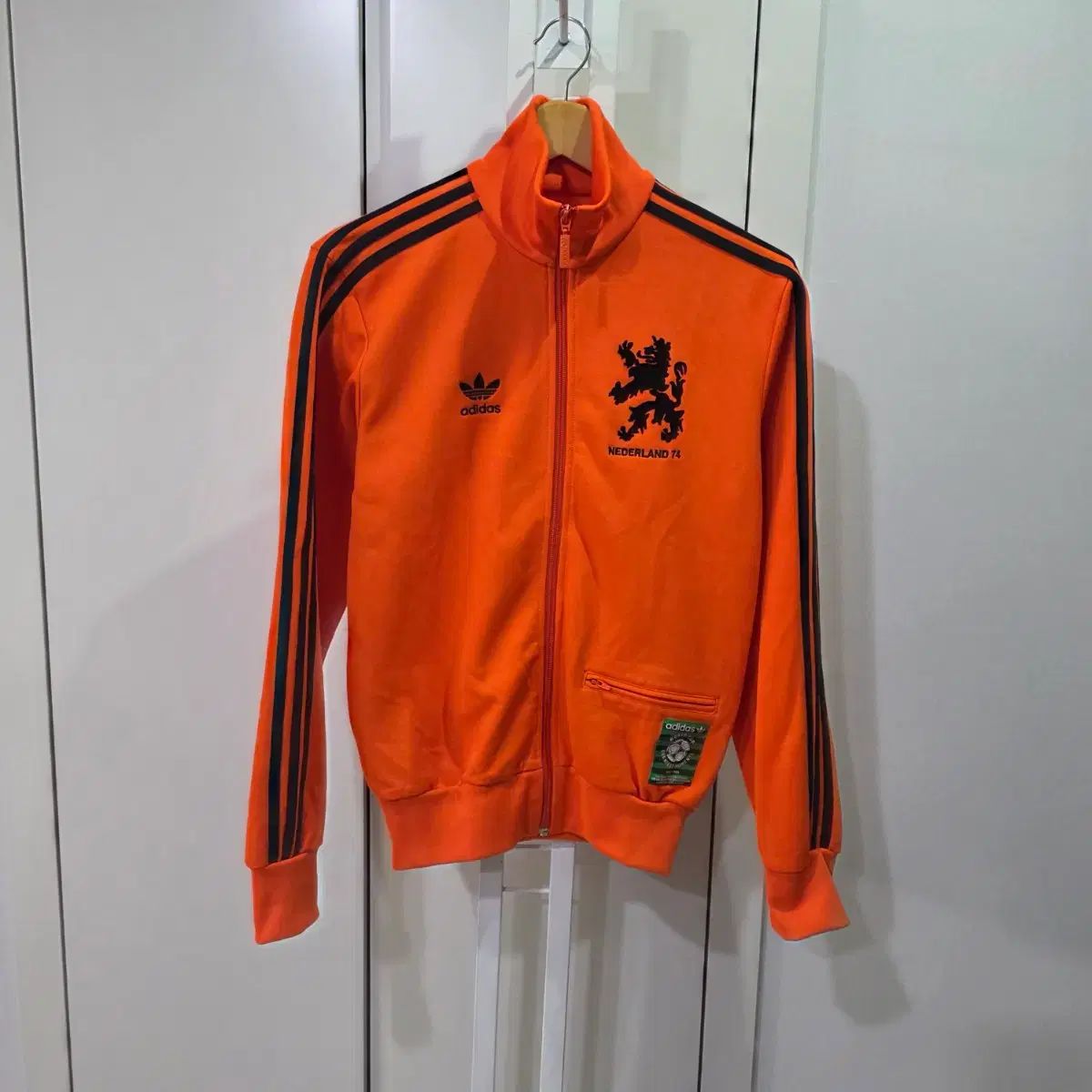 adidas オランダ 74 トラックジャージ ジャケット オレンジ