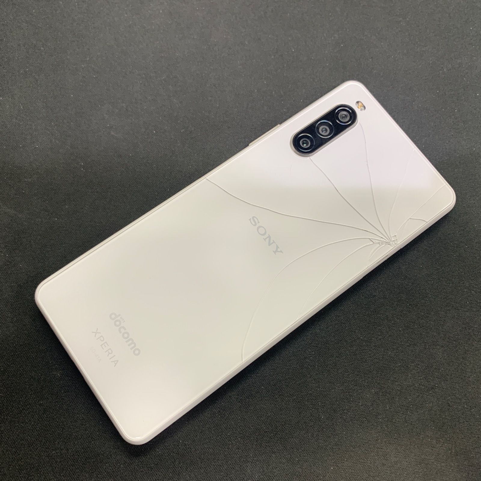 訳あり】Xperia 10 II SO-41A 64GB ホワイト - メルカリ