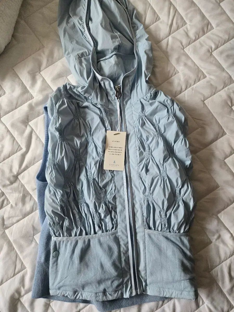 新品 LANVIN ランバン ブラン ゴルフウェア ロゴ 軽量 ベスト スカイブルー 23,315円