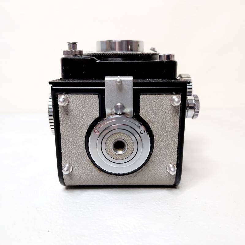 ひ*ろ様 【動作未確認】 Yashica-44 二眼レフ ヤシカ 昭和レトロ カ Yashica-44 ヤシカ44 二眼レフカメラ Yashikor 60mm F3.5 127フィルム