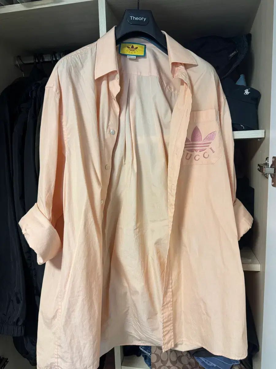 グッチ アディダス オーバ シャツ