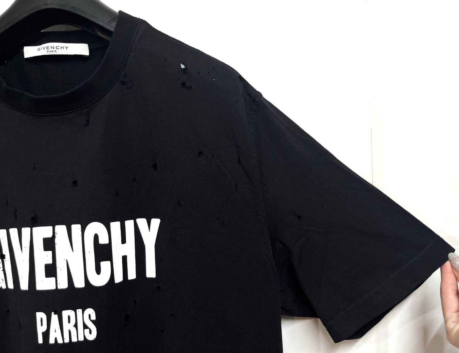 GIVENCHY｜ジバンシィ デストロイ加工 ロゴ 半袖Tシャツ Tee 【公式通販】