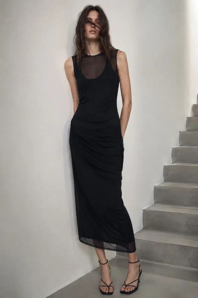 新品 ZARA シースルー メッシュシャーリング ロング丈ワンピース ブラック スリムフィット L 66 77