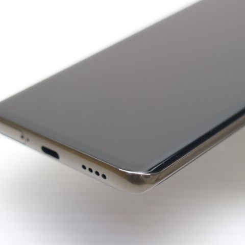 超美品 F-51A arrows 5G チタニウムシルバー スマホ 白ロム 土日祝発送