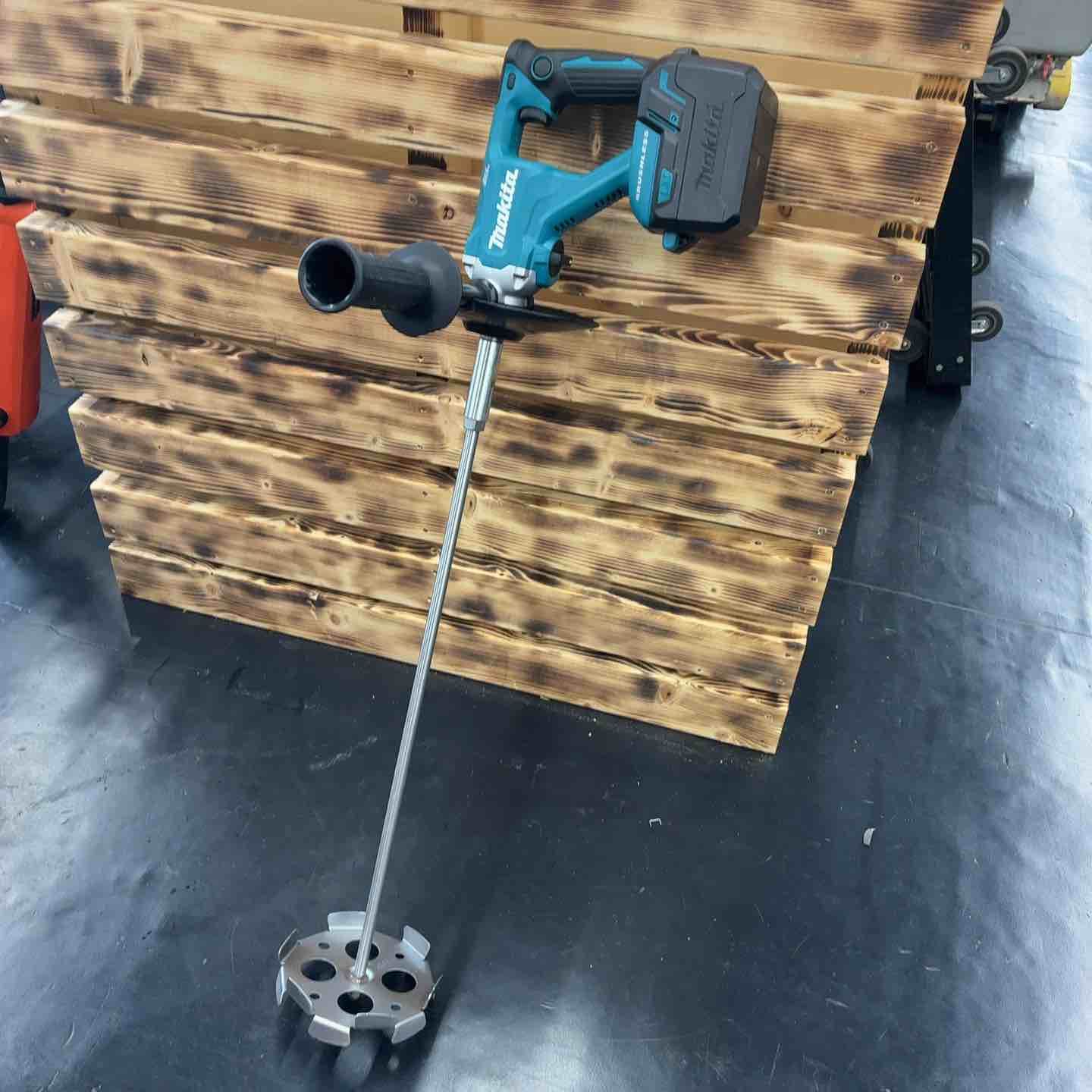 マキタ(makita) コードレスかくはん機 UT130DZ【藤沢店】 15,753円