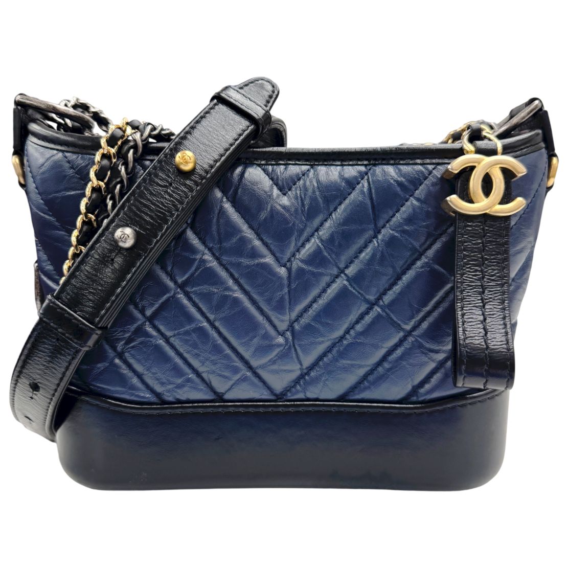 【中古】CHANEL シャネル ガブリエル ドゥ スモール ホーボー Vステッチ シェブロン カーフスキン ネイビー ブラック ショルダーバッグ 27番台 レディース お洒落 人気 肩掛け お出掛け 【ブランドギャラリー心斎橋店】
