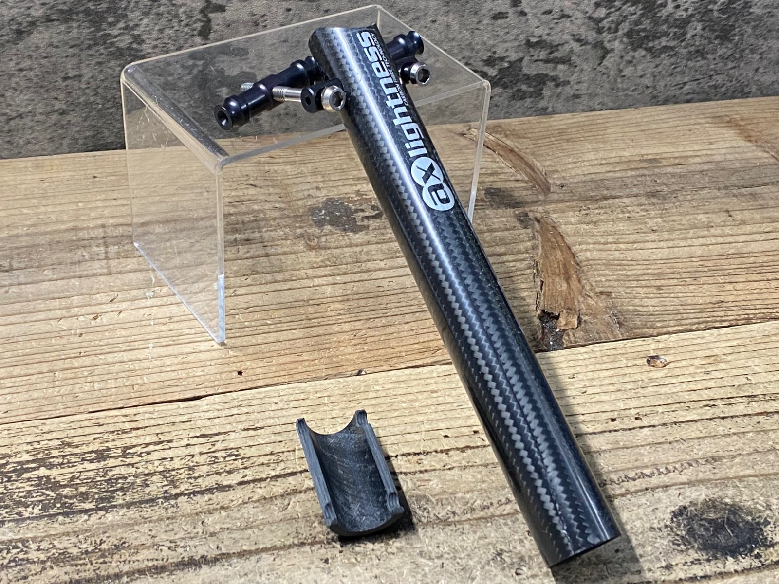 KI417 AX Lightness EUROPA Basic カーボンシートポスト 220mm Φ27.2