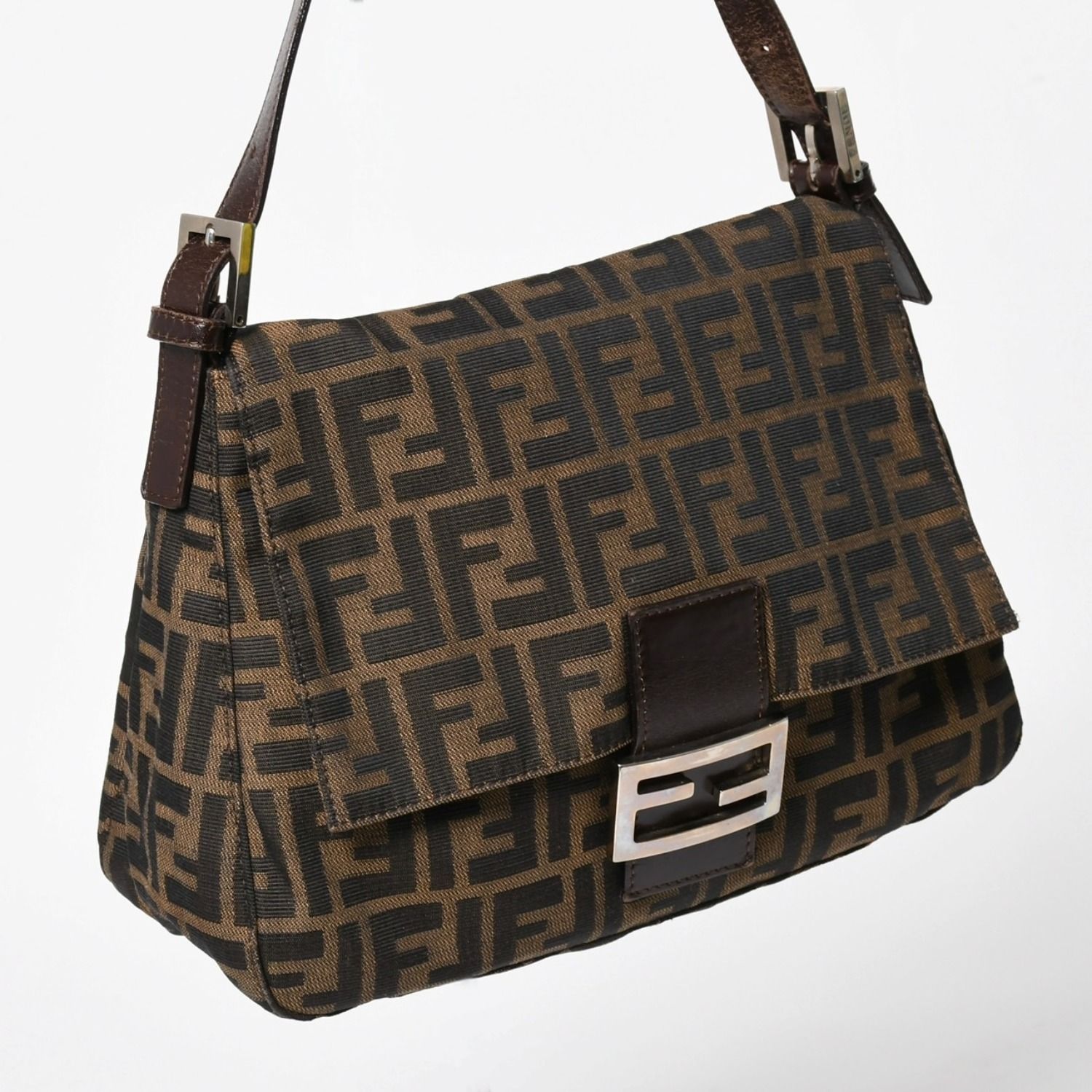 FENDI フェンディ ズッカ柄 マンマバケット ショルダーバッグ 26325