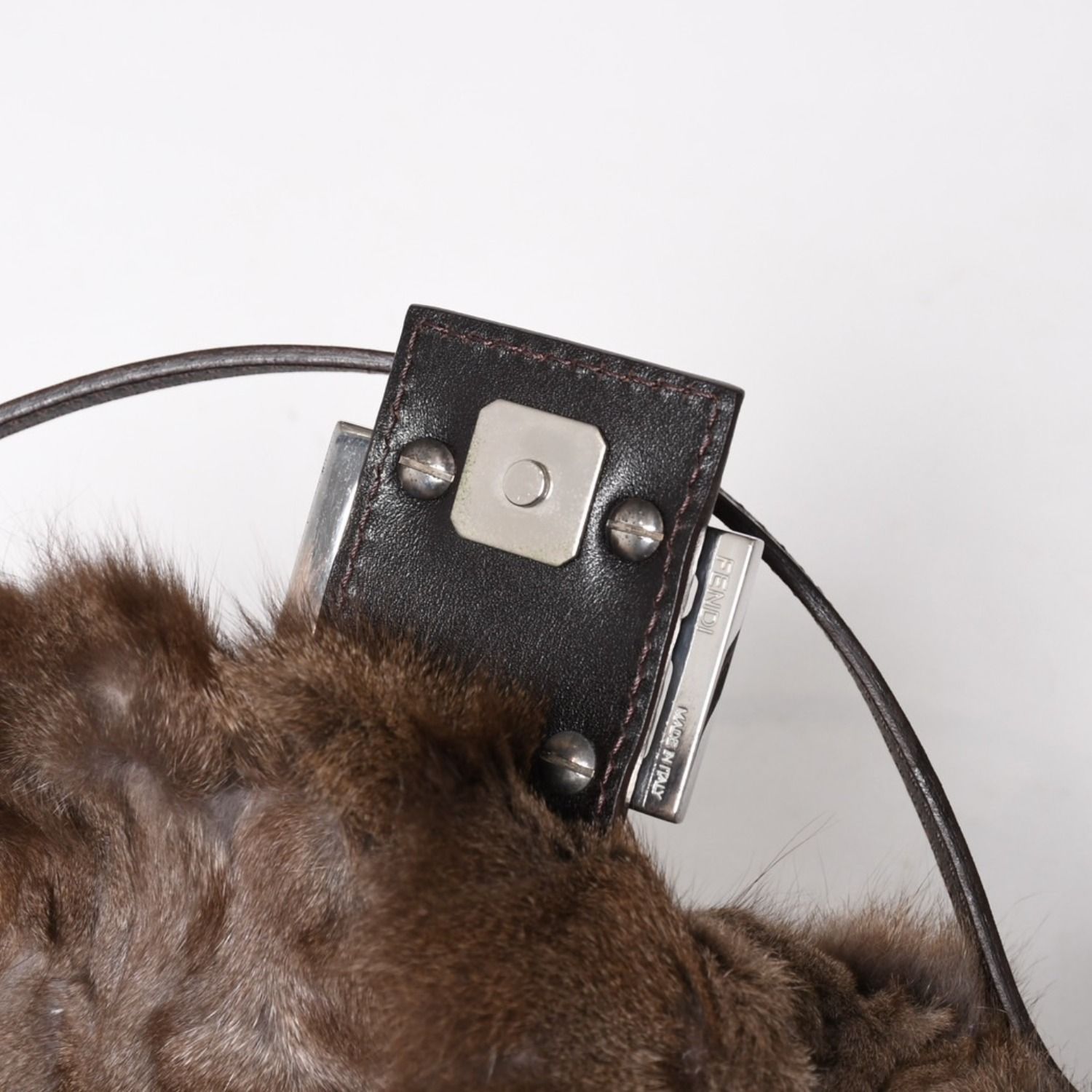 極美品 FENDI フェンディ マンマバケット ハンドバッグ 8BR180 ファー
