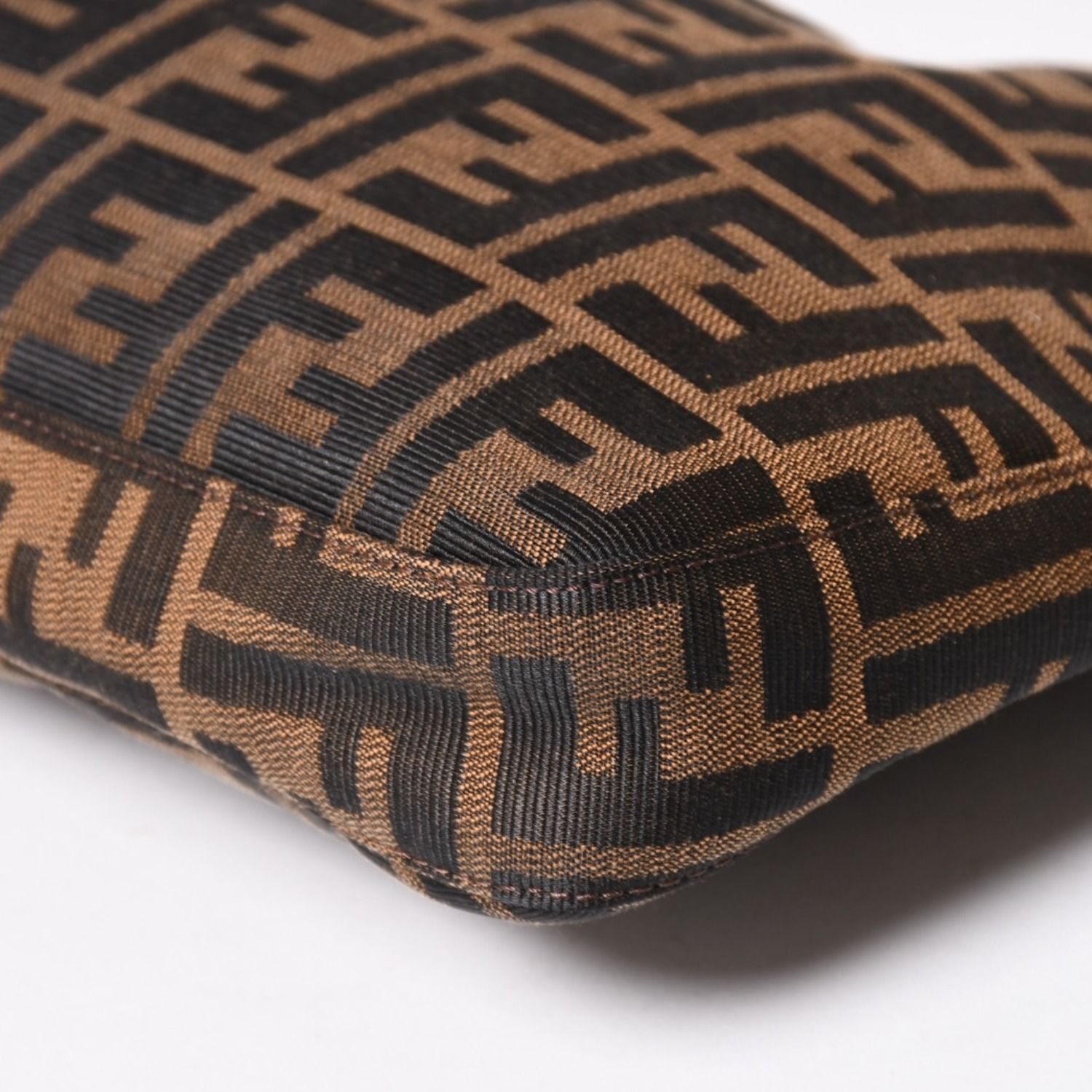 FENDI フェンディ ズッカ柄 セミショルダーバッグ マンマバケット