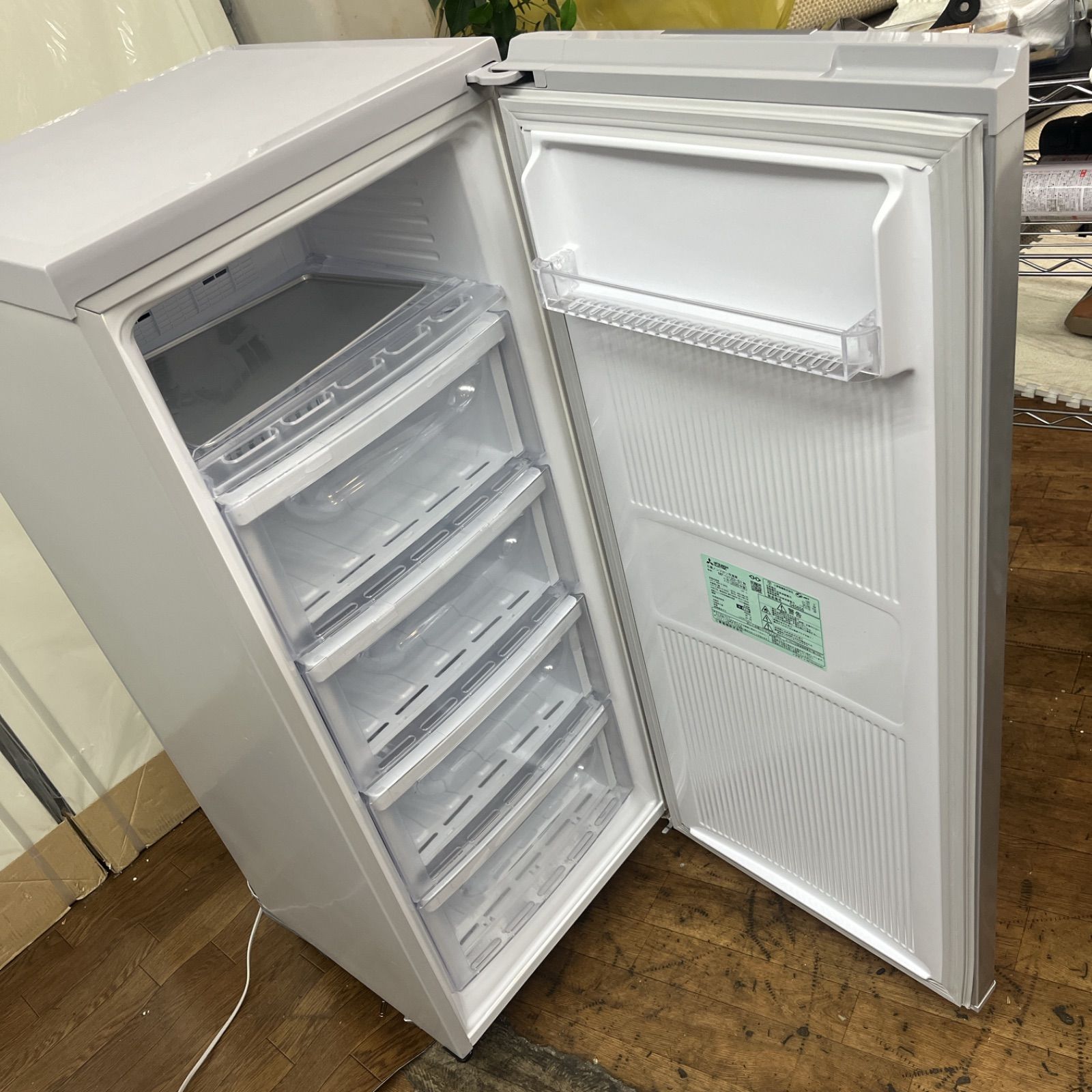 名古屋市近郊配送設置無料】R239 ☀️ 三菱｜MITSUBISHI 冷凍庫 [121L