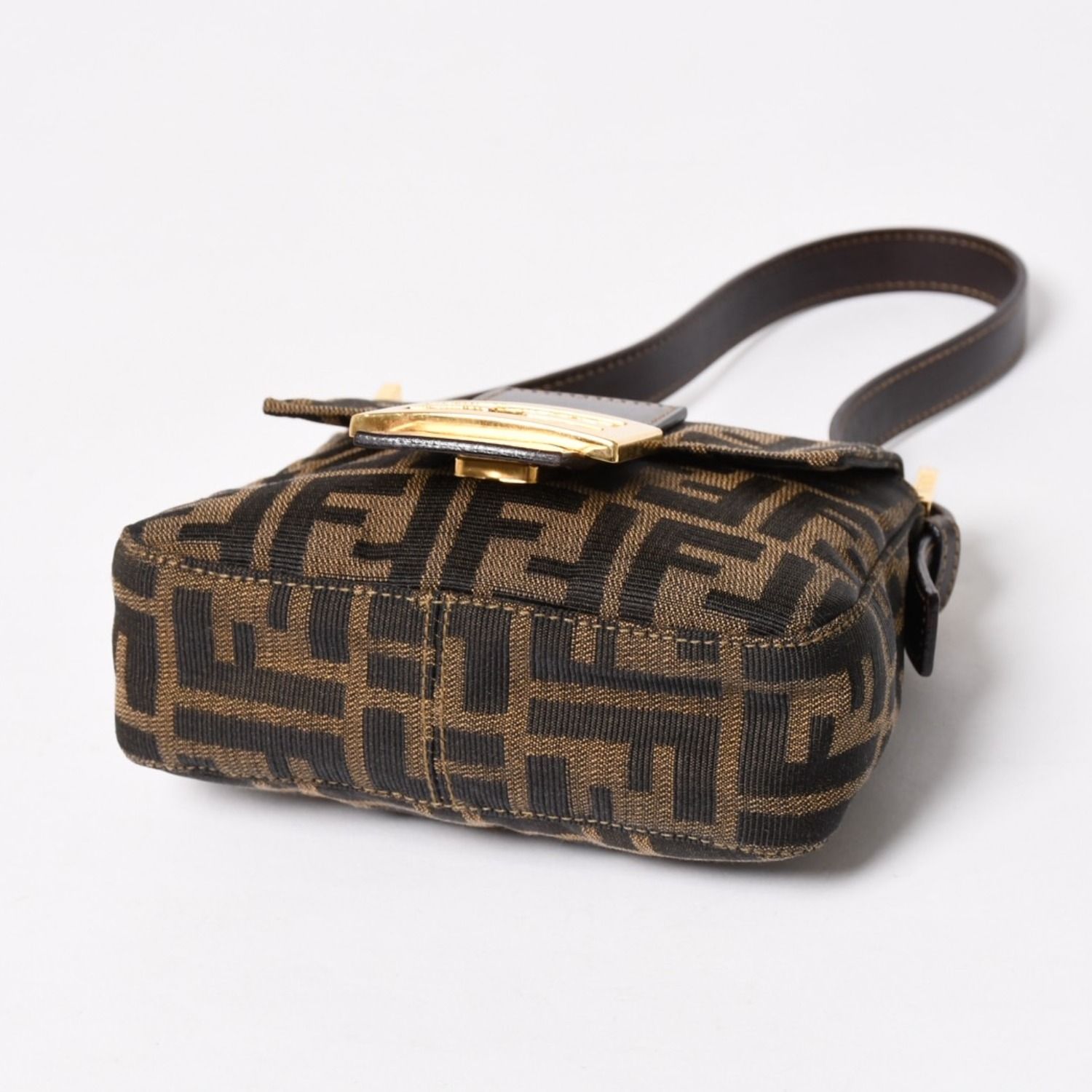 FENDI フェンディ ワンショルダーバッグ ハンドバッグ ゴールド金具