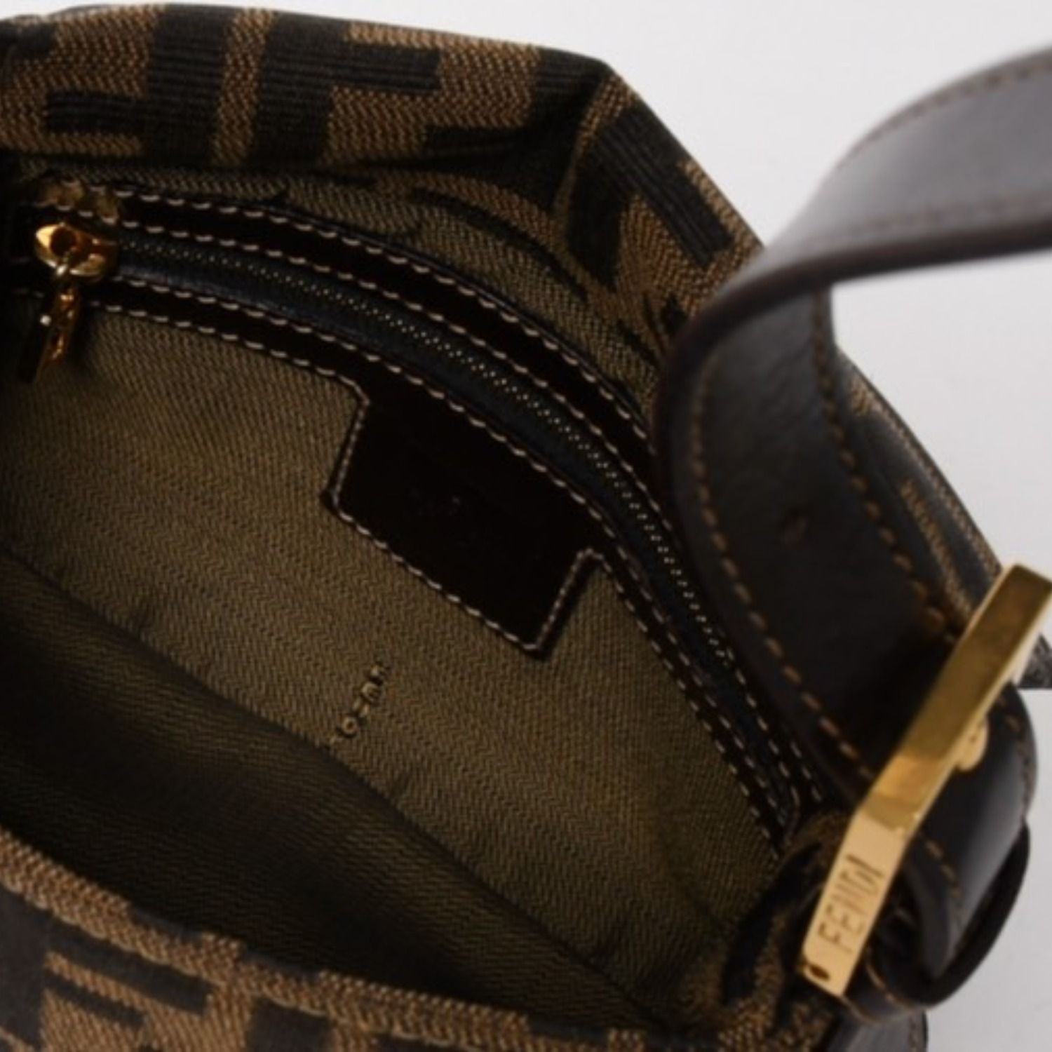 FENDI フェンディ ワンショルダーバッグ ハンドバッグ ゴールド金具