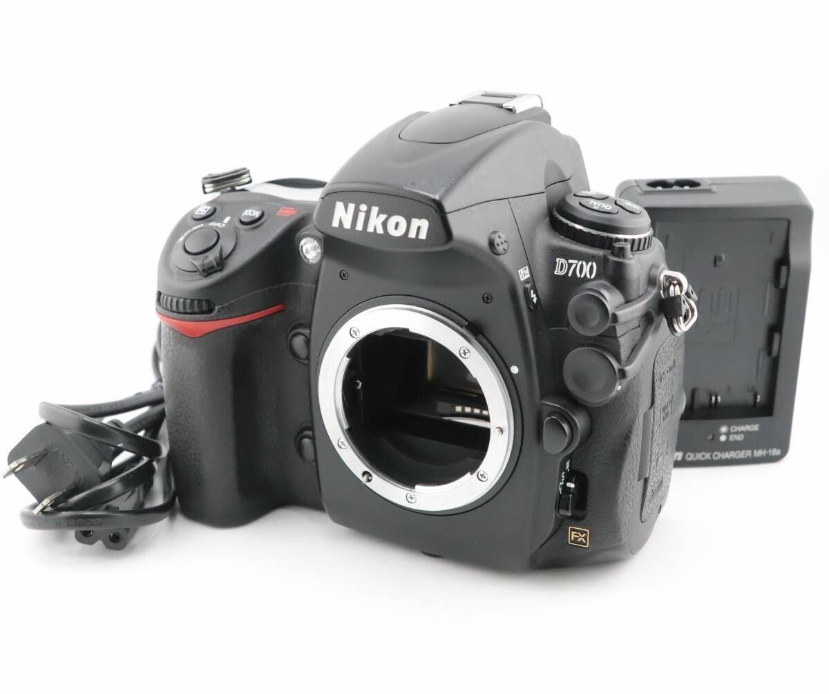 ★美品★ショット数6,750回★ニコン NIKON D700 ボディ 充電器付★　W0632＃5284