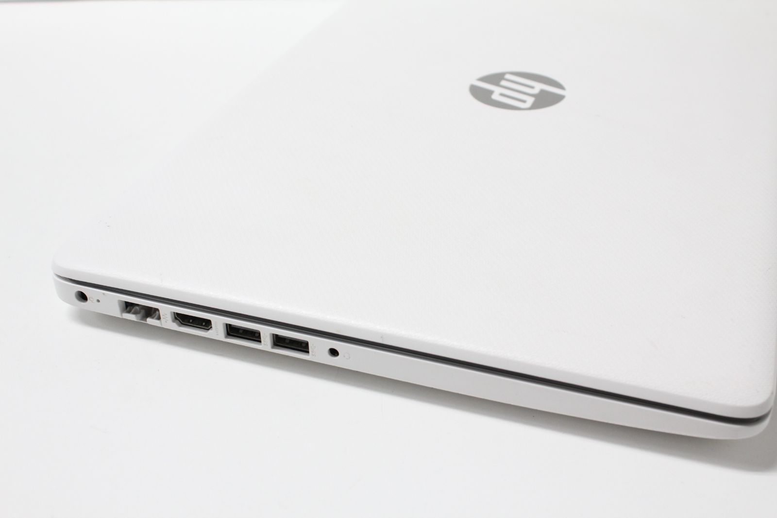 HP Notebook - 15-da2021tu ホワイト　アダプター付属 HP 15-da2021TU Core i3 SSD256GB 8GB Cランク - メルカリ